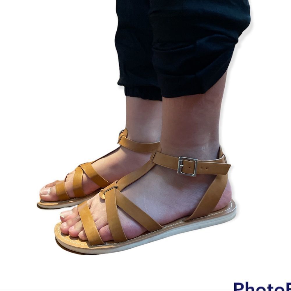 Call it Spring sandals size 7.5